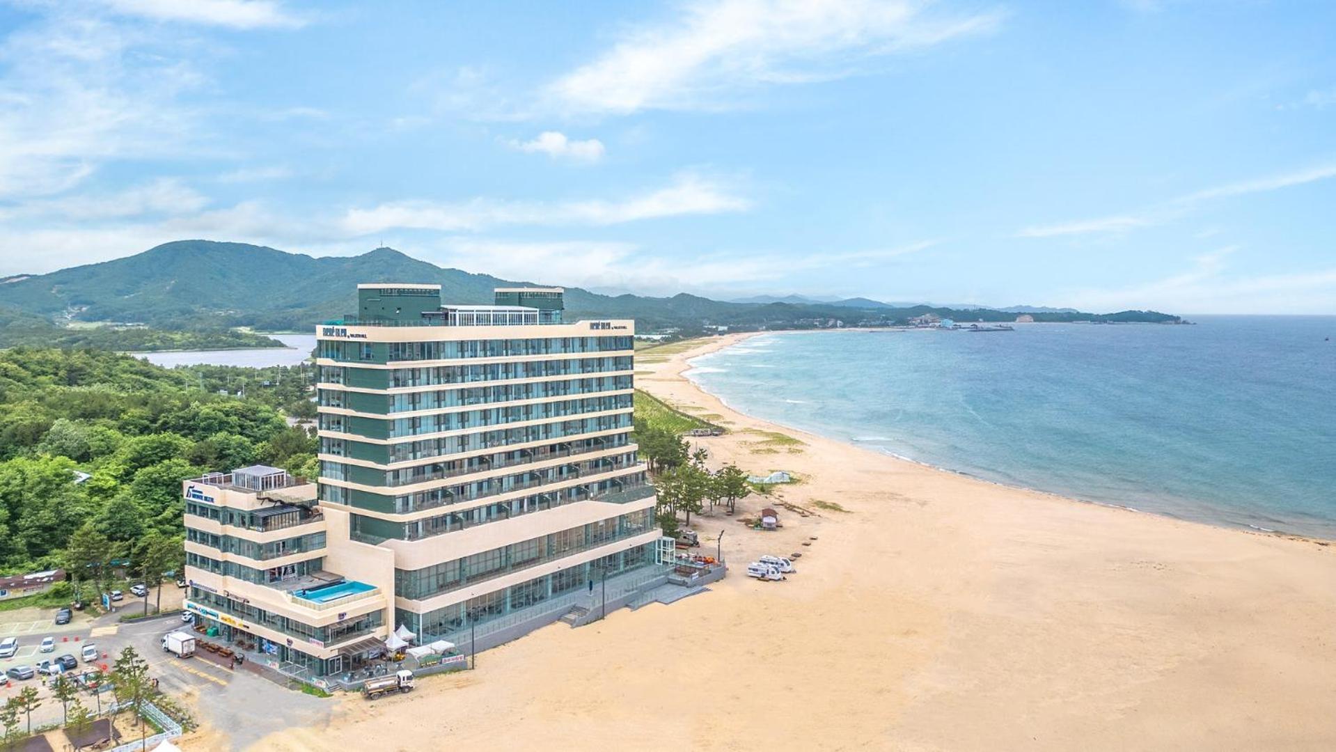 Goseong Moneblue Pension Экстерьер фото